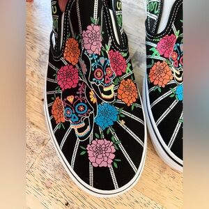 Sugar Skull Vans Slip On!🌸